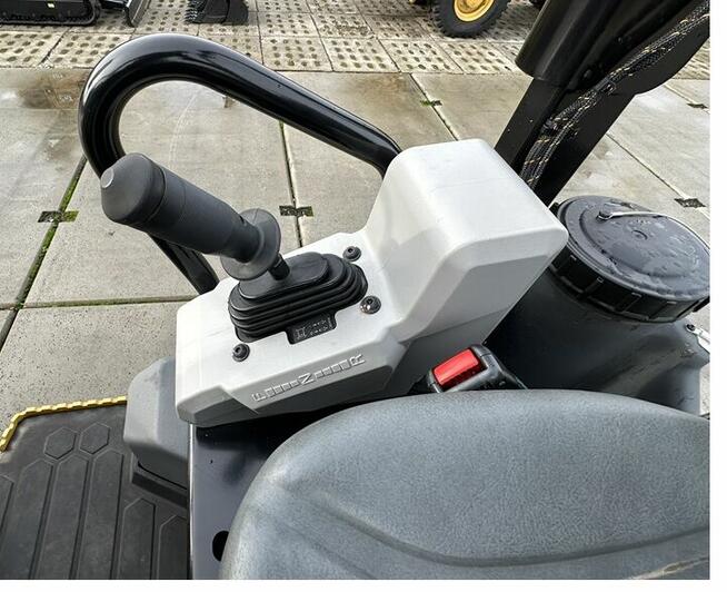 WALEC DROGOWY CATERPILLAR CB2.5 GC