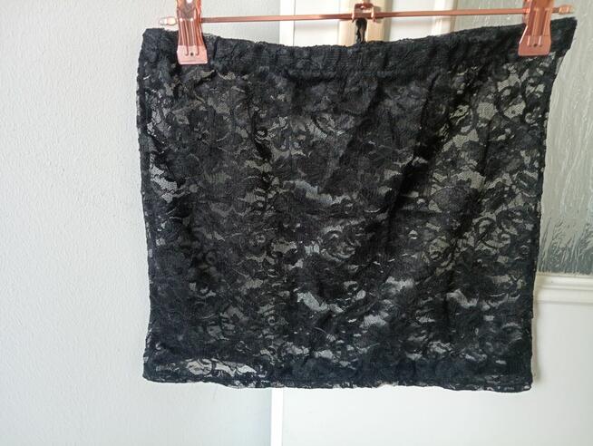 Koronkowa spódnica mini