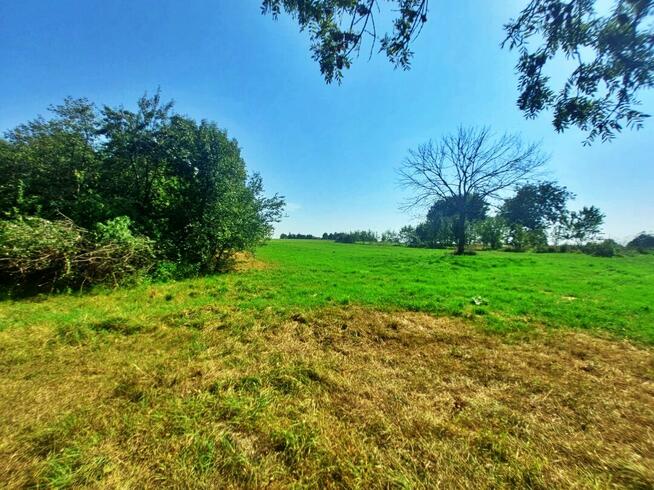 Siedlisko z potencjałem – 0,65 ha działki z zabudowaniami, G