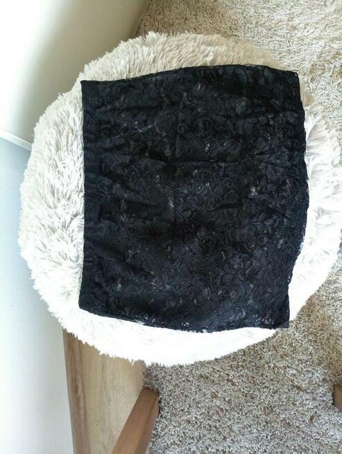 Koronkowa spódnica mini