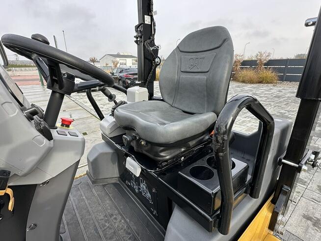 WALEC DROGOWY MARKI CATERPILLAR CB2.7 GC