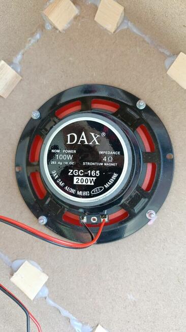 Sprzedam dwie kolumny głośnikowe roboty domowej.