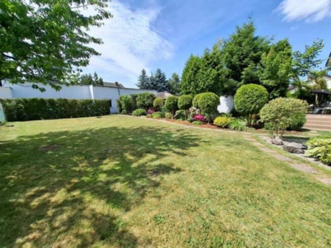 Sprzedam dom z 3 działkami