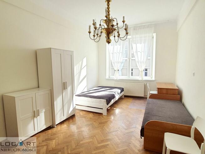 Duży pokój (18 m2), mieszkanie 2-pokojowe, ul. Starowiślna