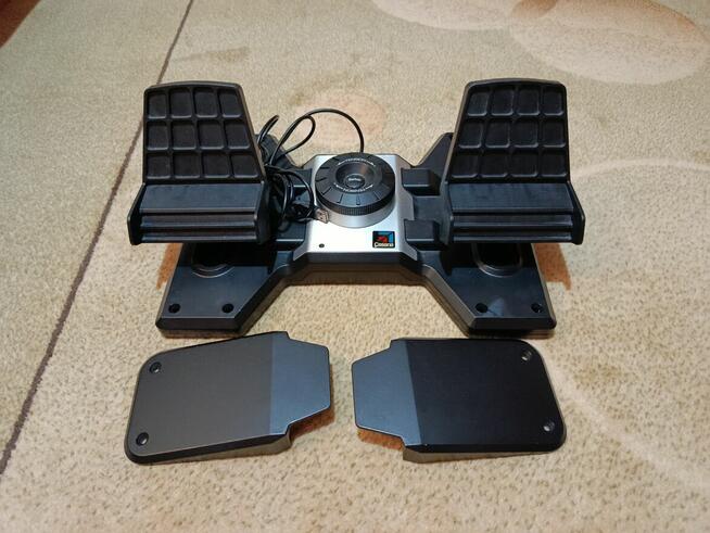 Zestaw CESSNA Logitech – wolant, przepustnica, pedały