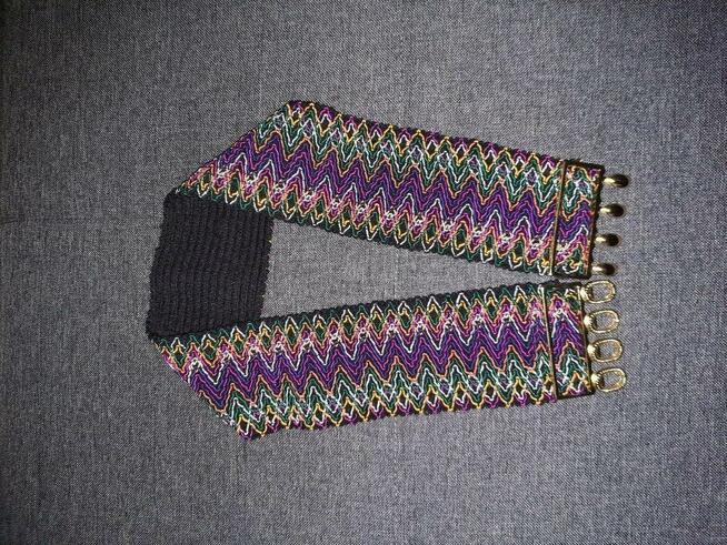 Pasek z złotym zapięciem