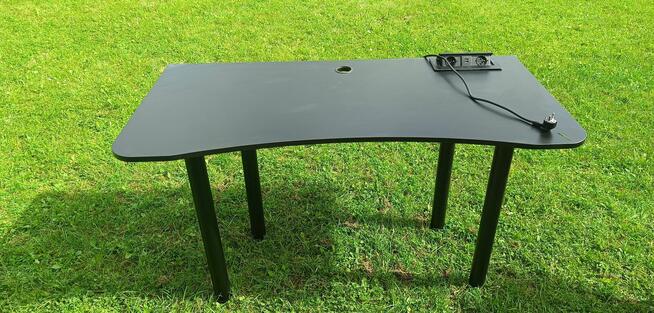 Sprzedam biurko gamingowe