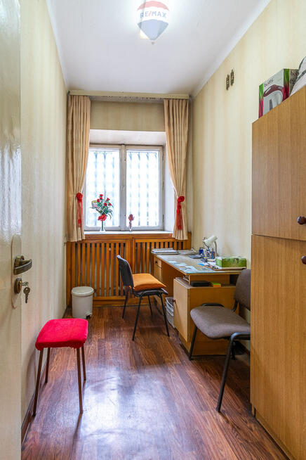 Lokal 151 m² z witrynami – Bałuty, blisko centrum