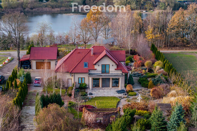 Piękny dom z ogrodem i widokiem na jezioro