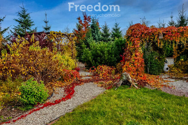 Piękny dom z ogrodem i widokiem na jezioro