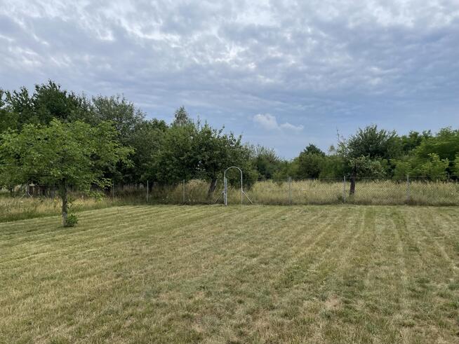 Działka budowlana (WZ, gotowy grunt, m. Jastrząb)