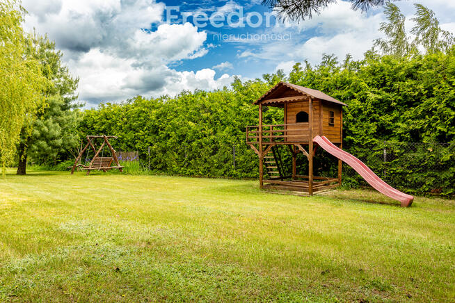 Dom przy jeziorze, gotowy do wynajmu i relaksu.