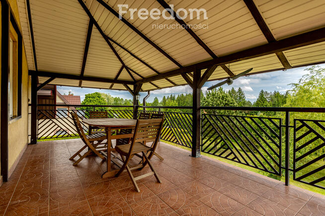 Dom przy jeziorze, gotowy do wynajmu i relaksu.