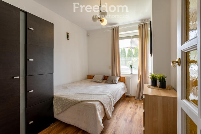 Dom przy jeziorze, gotowy do wynajmu i relaksu.