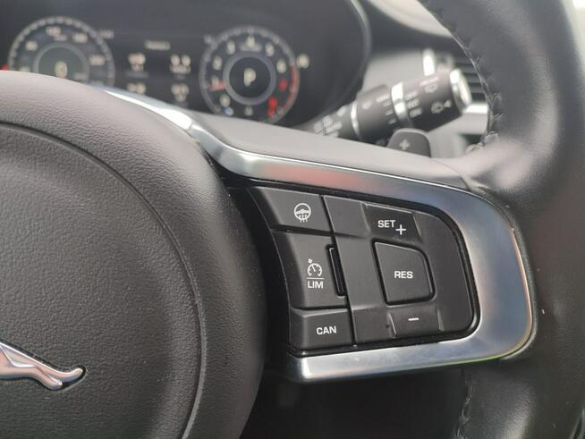 Jaguar E-Pace Panorama AWD