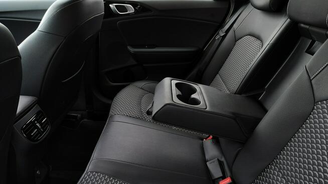 Kia Nowy Ceed 1.5T-GDI 140 KM 7DCT Business Line +AEB SalonPL FV23%