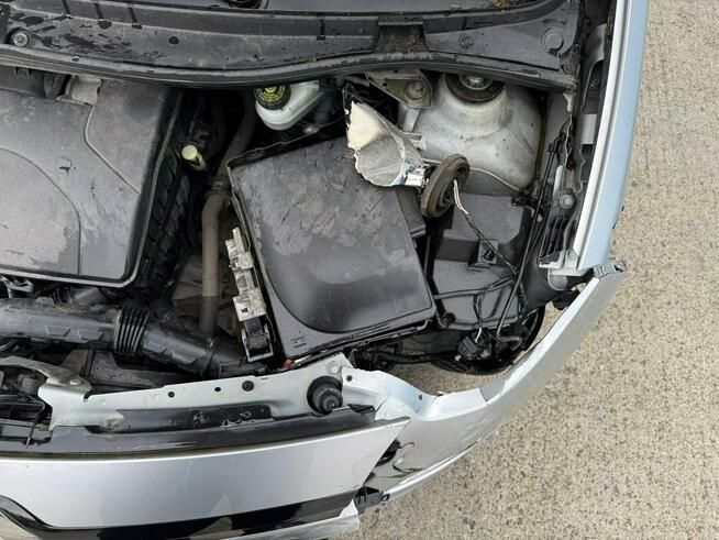 Renault Twingo 1,2 benzyna 75KM, uszkodzony,