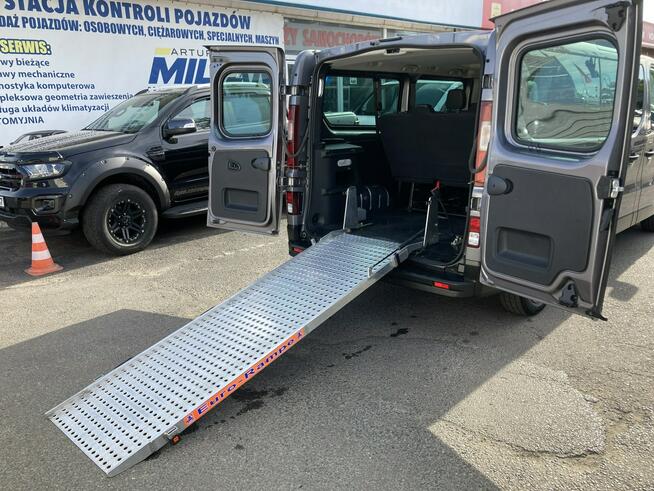 Renault Trafic 2.0dci 150KM 9-osobowy do przewozu niepełnosprawnych RAMPA 2022 PFRON