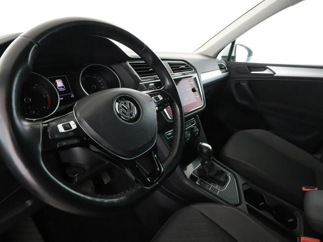 Volkswagen Tiguan niski przebieg automat climatronic-3stref. navi PDC tempomat