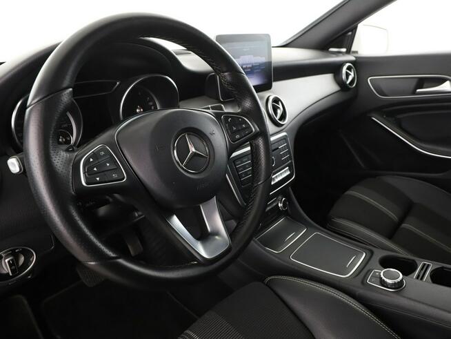 Mercedes CLA 200 automat full LED navi panorama el. sterowane i grzane fotele