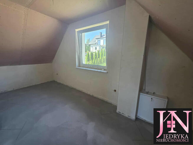 Mały przestronny 75m2 Domek Wolnostojący na 6 arowej działce w Klęczana