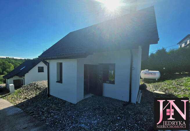 Mały przestronny 75m2 Domek Wolnostojący na 6 arowej działce w Klęczana