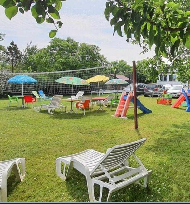 Ustronie Morskie dom pensjonat dz.2099m własność