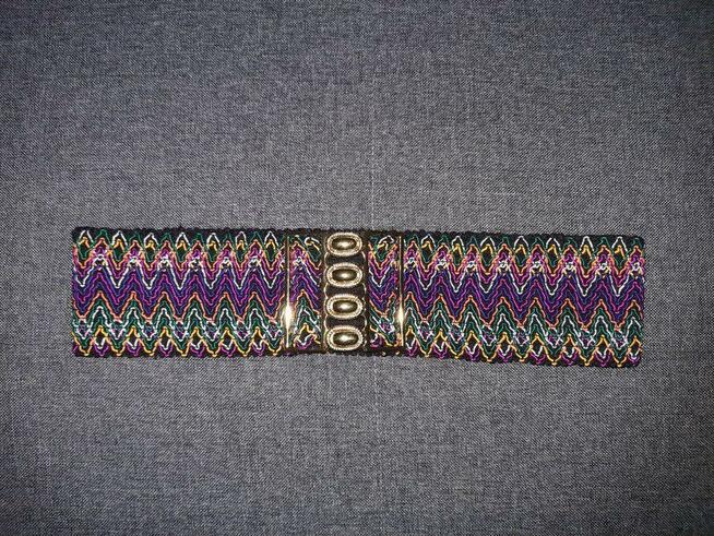 Pasek z złotym zapięciem