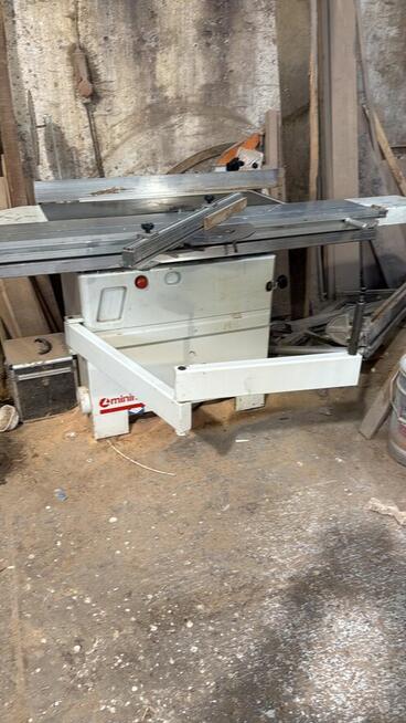 Piłą formatowa scm