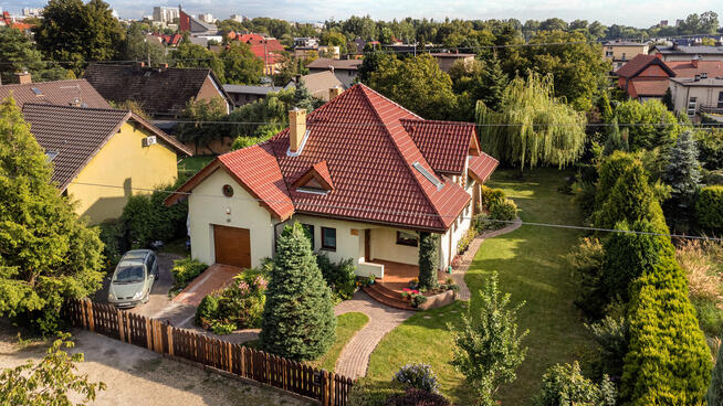 Tychy-Glinka piękny dom na wspaniałej działce.