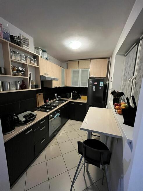 Tychy ul. Edukacji, pierwsze piętro, 3 pokoje 57,5m2.