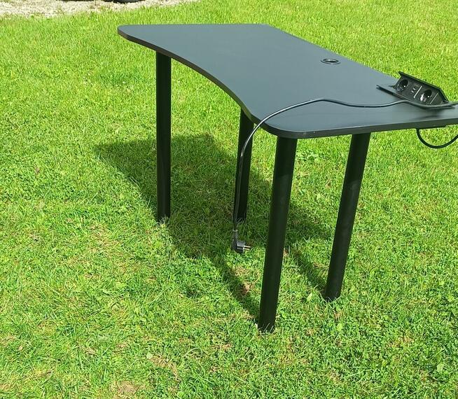 Sprzedam biurko gamingowe