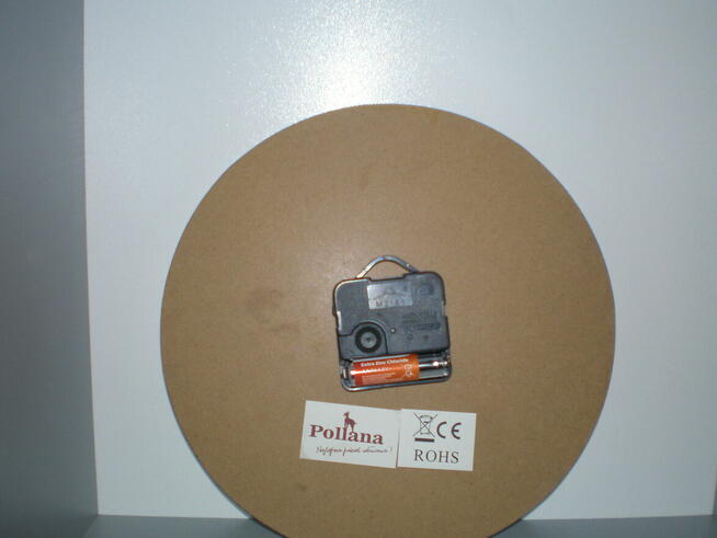 Sprzedam zegar wiszący do kuchni, średnica 25 cm.