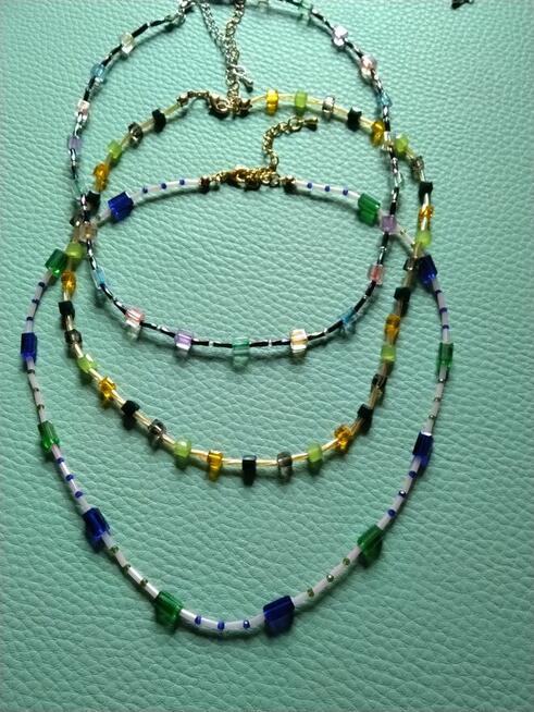 Naszyjnik ze szklanych koralików
