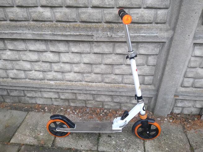 Hulajnoga duża, aluminiowa, składana, 50 zł.