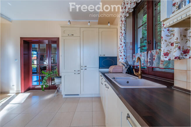 Komfortowa rezydencja z basenem pod Koninem