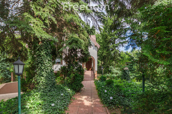 Dom wolnostojący na pięknej działce | 2min do WKD