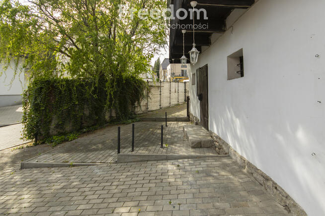 Zabytkowy spichlerz – lokal usługowy, Otmuchów