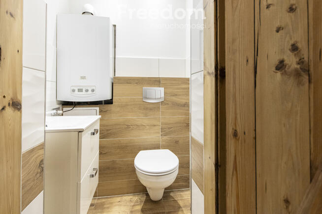 Zabytkowy spichlerz – lokal usługowy, Otmuchów