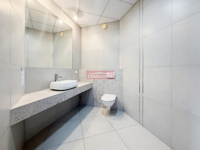 Lokal biurowy, odnowiony, okolica Kobierzyńskiej.