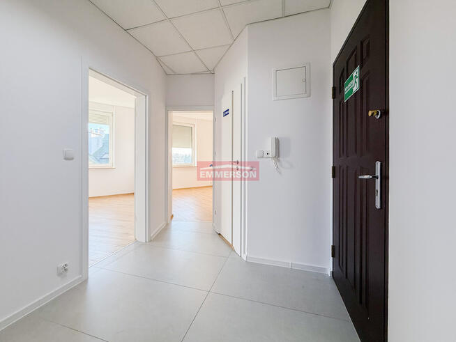 Lokal biurowy, odnowiony, okolica Kobierzyńskiej.