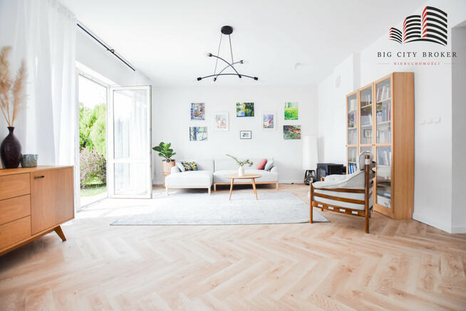 Dom Krępiec gm. Mełgiew, Szkolna