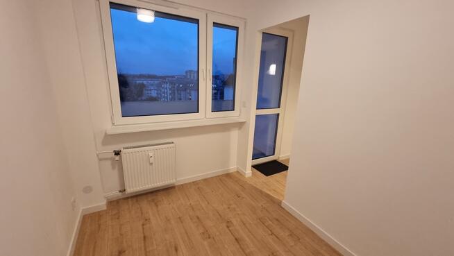 Mieszkanie po kapitalnym remoncie, balkon.