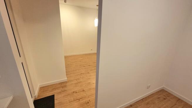 Mieszkanie po kapitalnym remoncie, balkon.