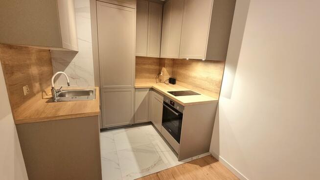 Mieszkanie po kapitalnym remoncie, balkon.