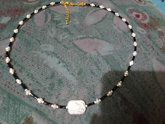 Naszyjnik ze szklanych koralików