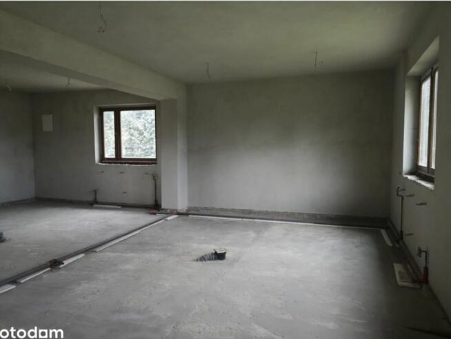 Budynek mieszkalno-usługowy Dom w centrum Paszczyny 19a