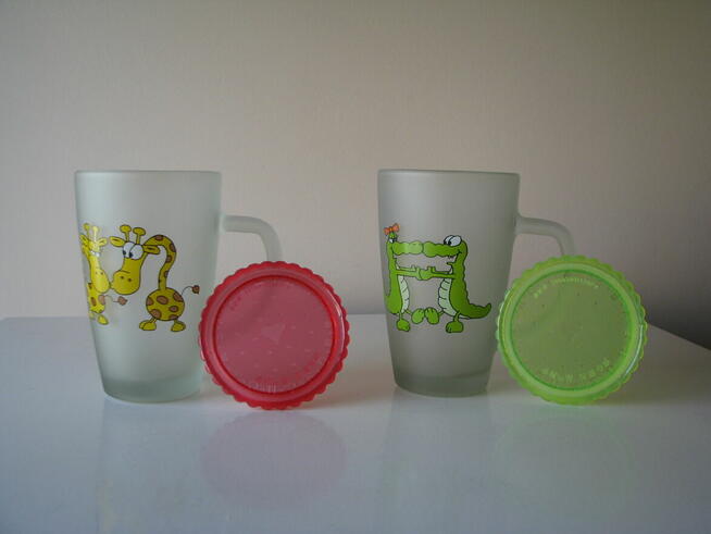 Zakochane szklanki, kubki ze szronionego szkła z pokrywką