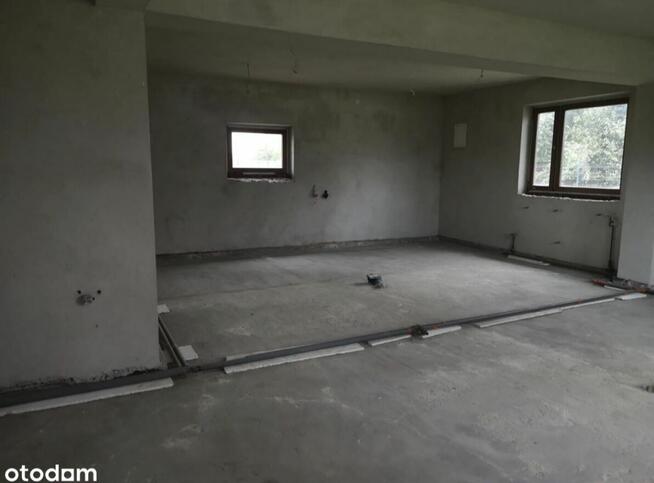 Budynek mieszkalno-usługowy Dom w centrum Paszczyny 19a