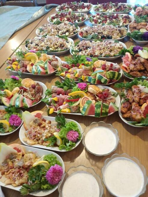 WYNAJEM NAMIOTÓW IMPREZOWYCH STOŁY KRZESŁA CATERING